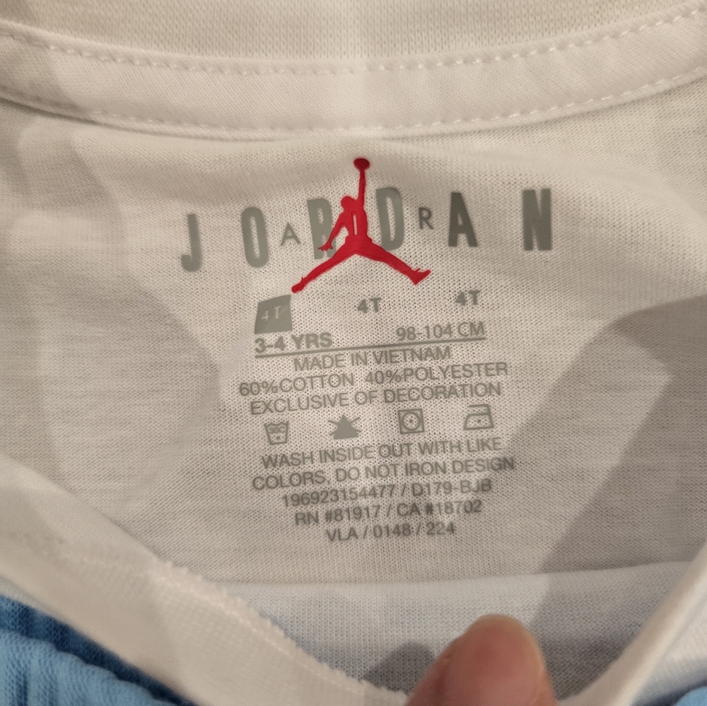 New Jordan Air Shorts Set 4T - Picture 4 of 4
